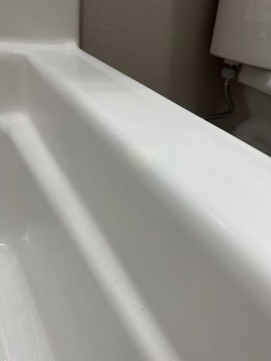 Tub edge repair
